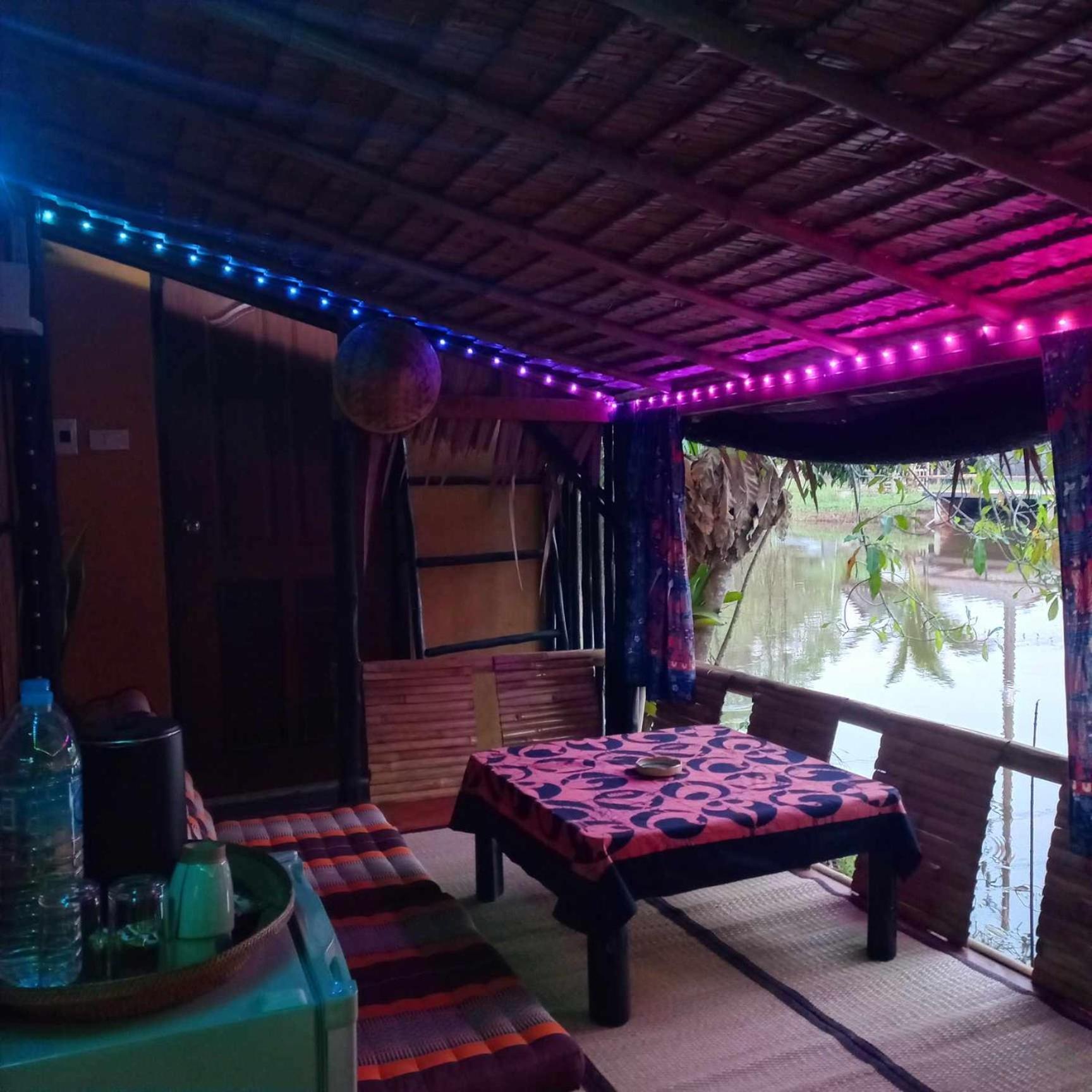 Bar Horizon Hostel Csumphon Kültér fotó